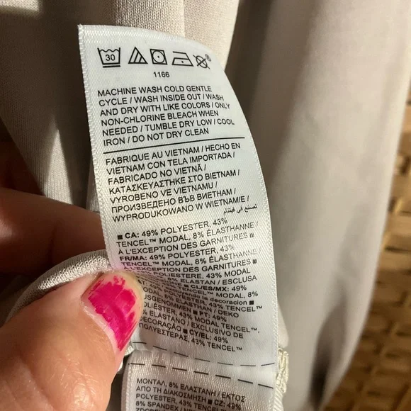 Athleta Luxe High/Low Crewneck - Picture 11 of 11